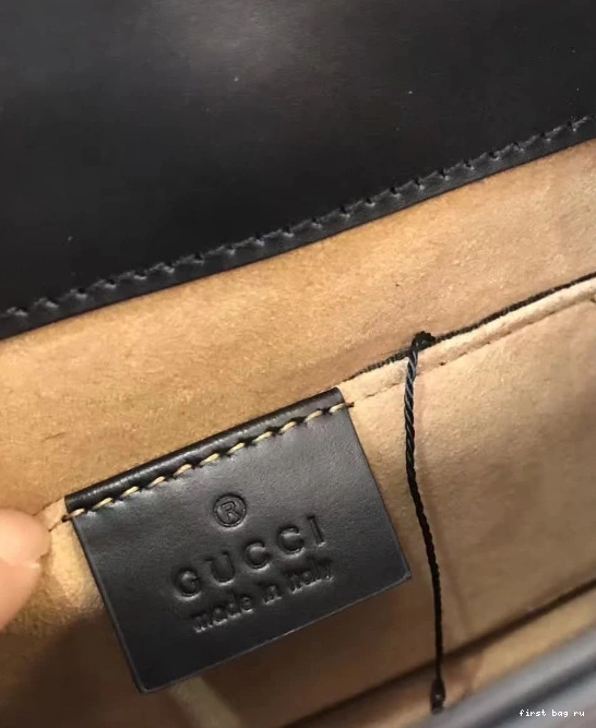 First bag ru Gucci Sylvie 0805